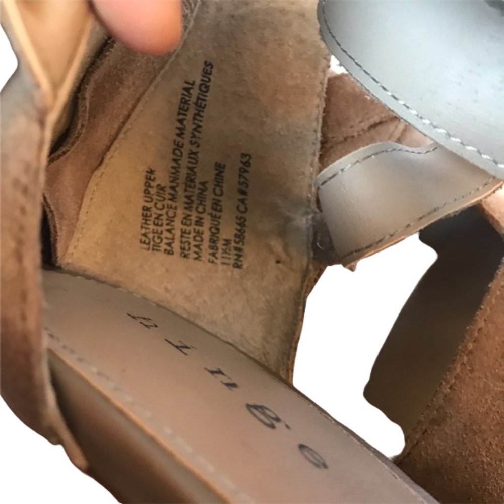 Hinge Women’s Tan Suede Block Heel Sandals Size 11.5M - Picture 8 of 8